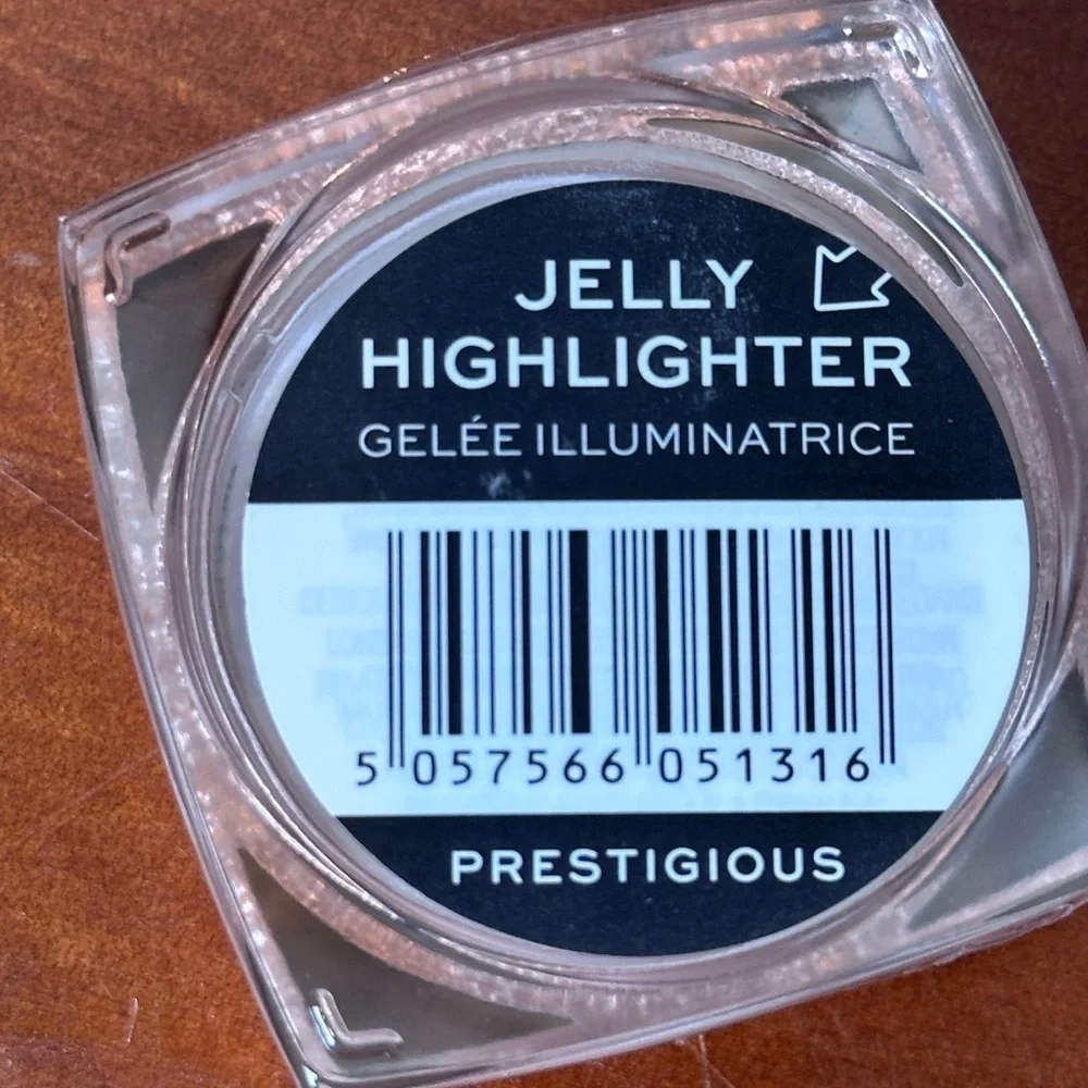 Makeup Revolution Jewel Collection Jelly Highlighter - Prestigious + .3ozl NEW